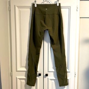 Lululemon army green workout pant